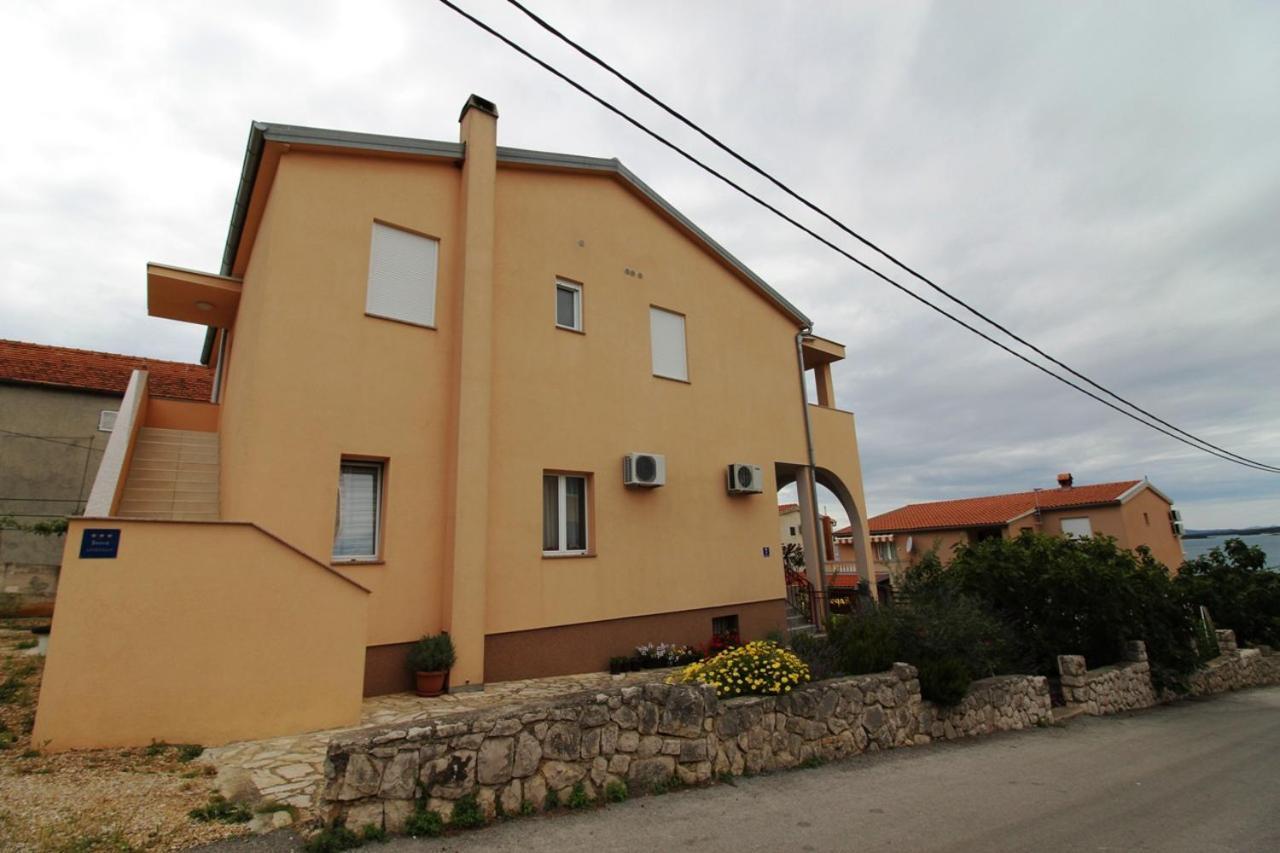 Apartment Sea View Saric Drage Exteriér fotografie