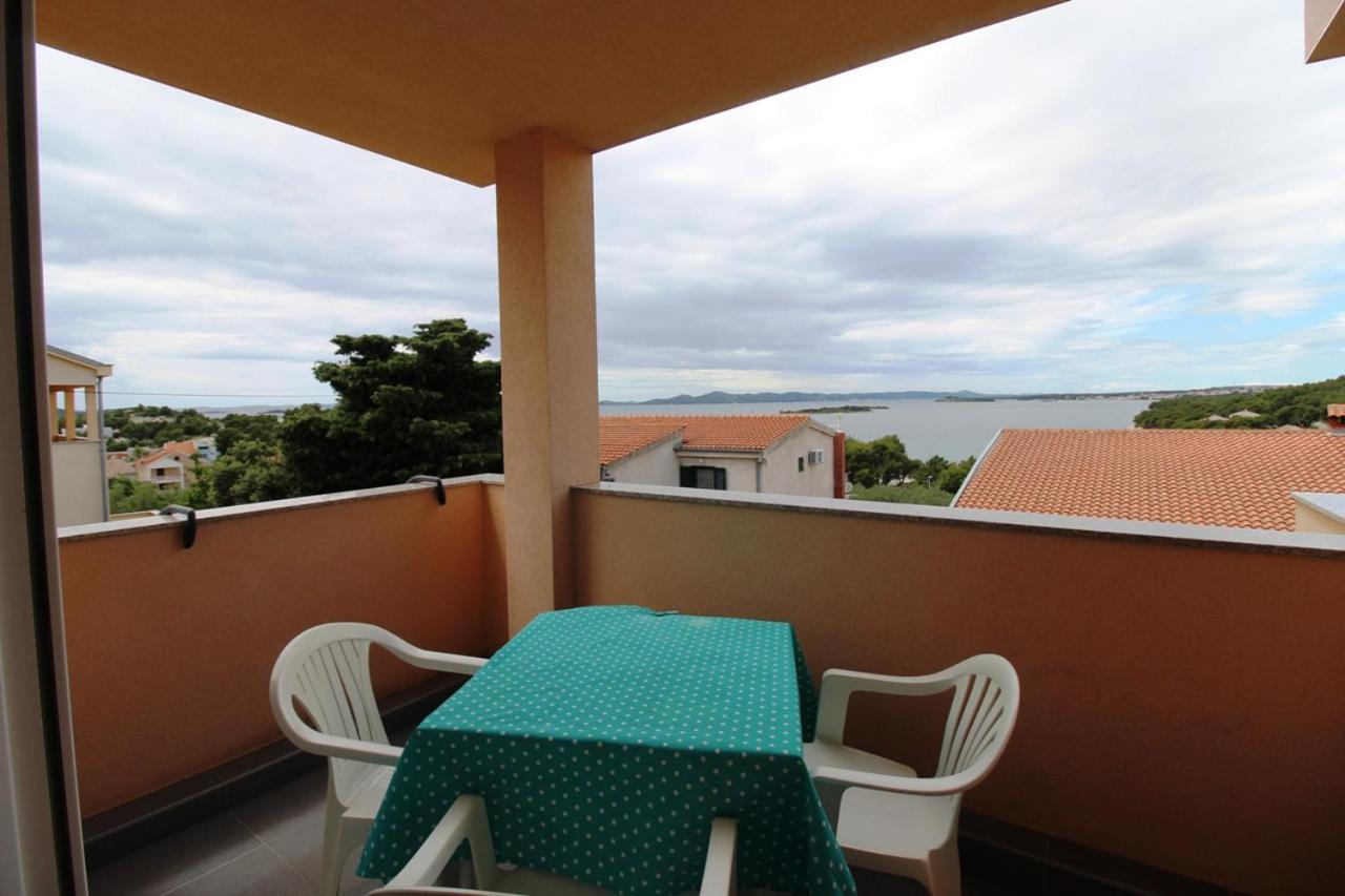 Apartment Sea View Saric Drage Exteriér fotografie