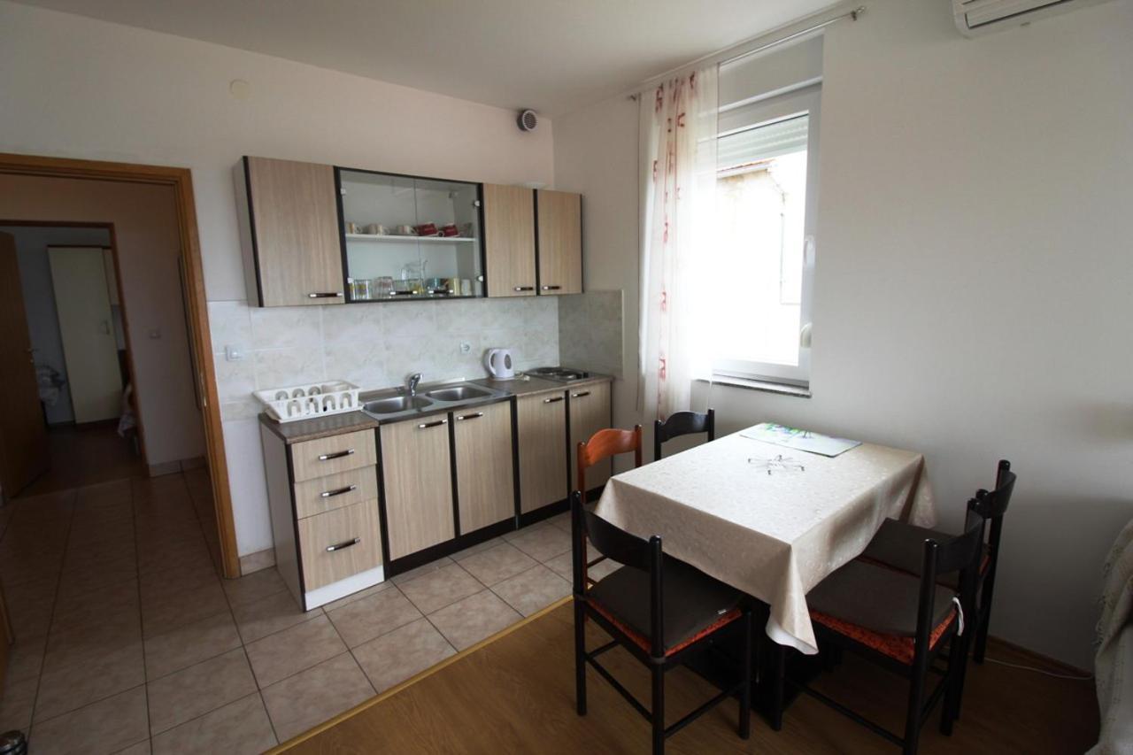 Apartment Sea View Saric Drage Exteriér fotografie