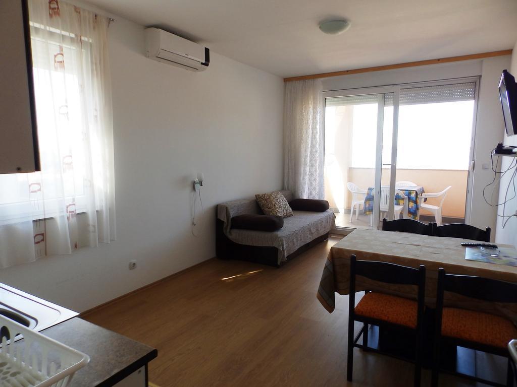 Apartment Sea View Saric Drage Exteriér fotografie